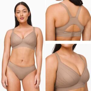 LULULEMON Awake to Lace Bra Size 34A Soft Sand / Crepe